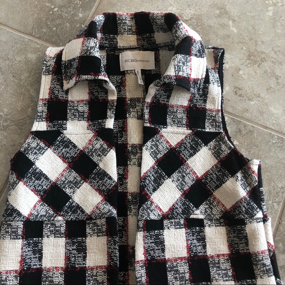 BCBG Plaid Sleeveless Jacket - Picture 4 of 6
